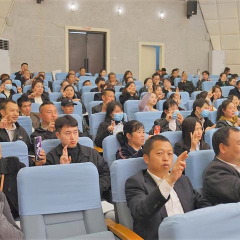 团队励志手语舞，无声韵律激发潜力